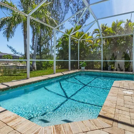 3 Bedroom Villa On Sweetwater Canal New